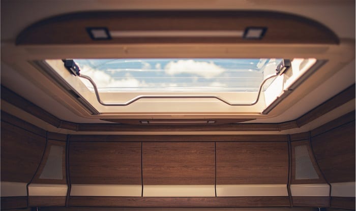 rv-skylights-replacement