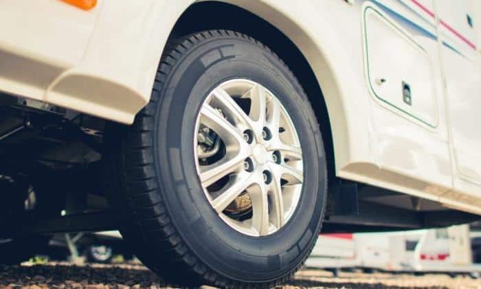 rv-tire-replacement-recommendations