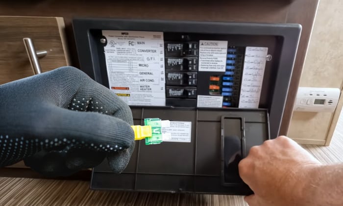 Fuse-Issues-cause-rv-12-volt-system-not-working
