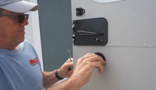 lock-rv-door-from-the-inside-with-the-deadbolt