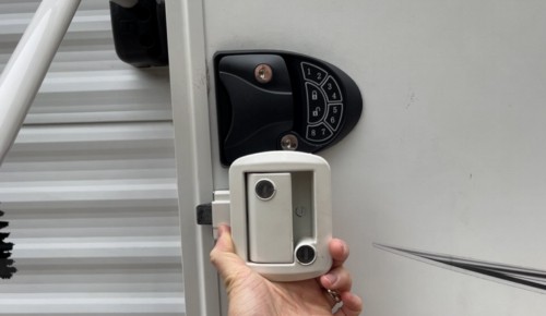 lock-rv-door-from-the-inside-with-the-keyless-lock
